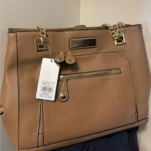 A medium to large briefcase tote